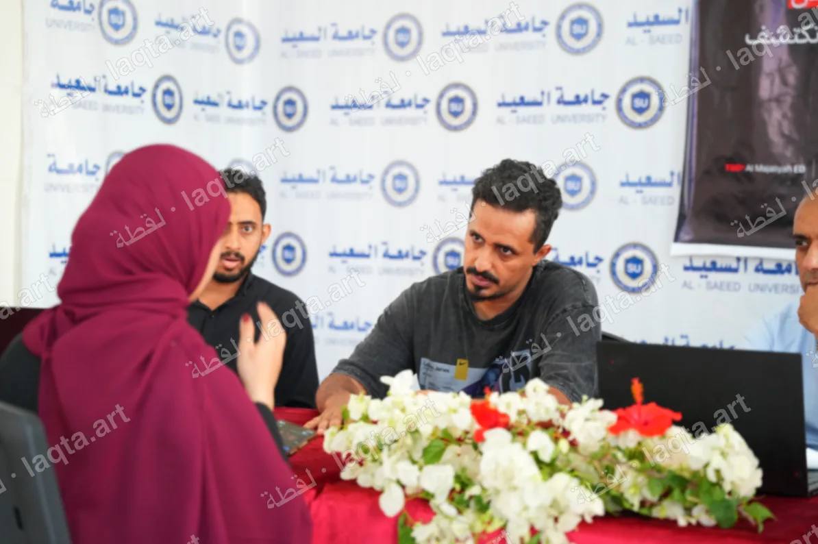 صورة غلاف أعمال عمر احمد سيف — مصوّر في تعز